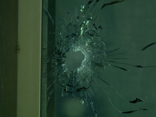 Rede Gazeta foi atingida por disparos na quinta-feira (09/02). (Foto: Reprodução/TV Gazeta)